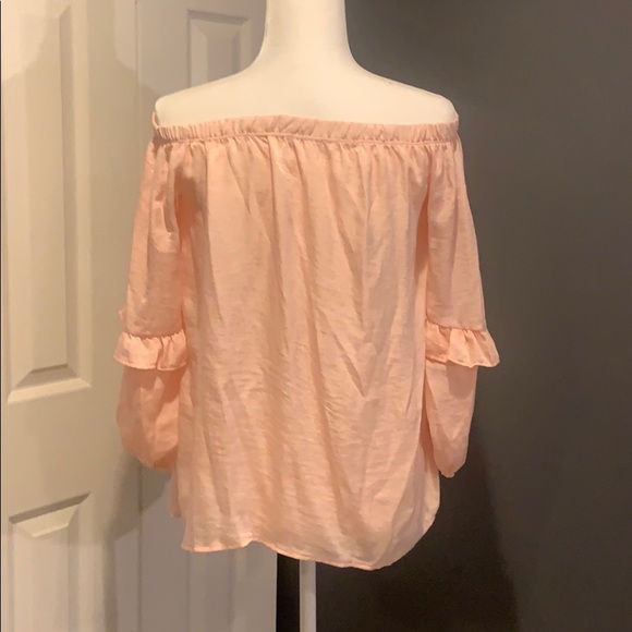 Off the Shoulder Pink satin Blouse - Picture 2 of 2